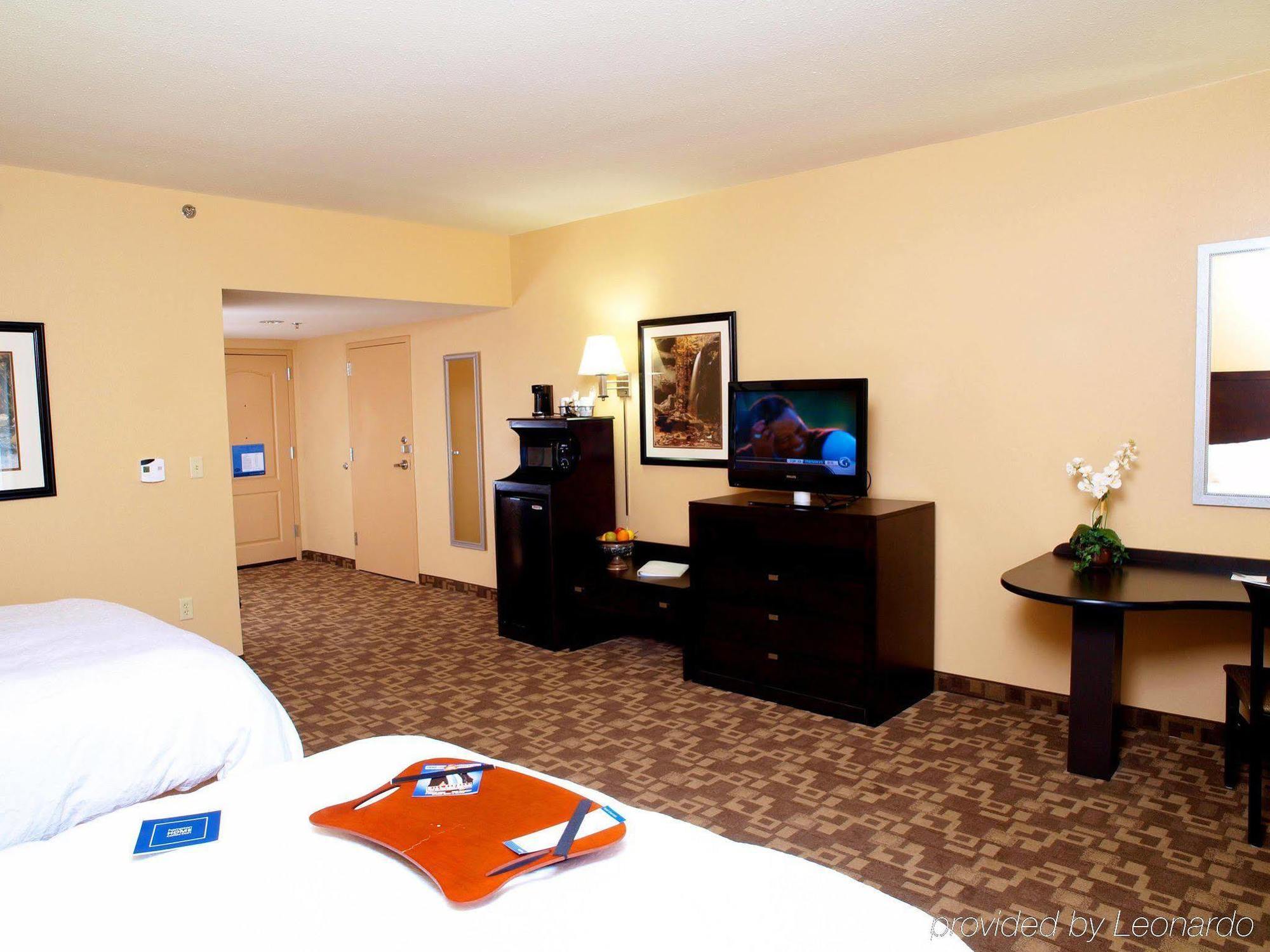 Hampton Inn & Suites-Knoxville/North I-75 Room photo