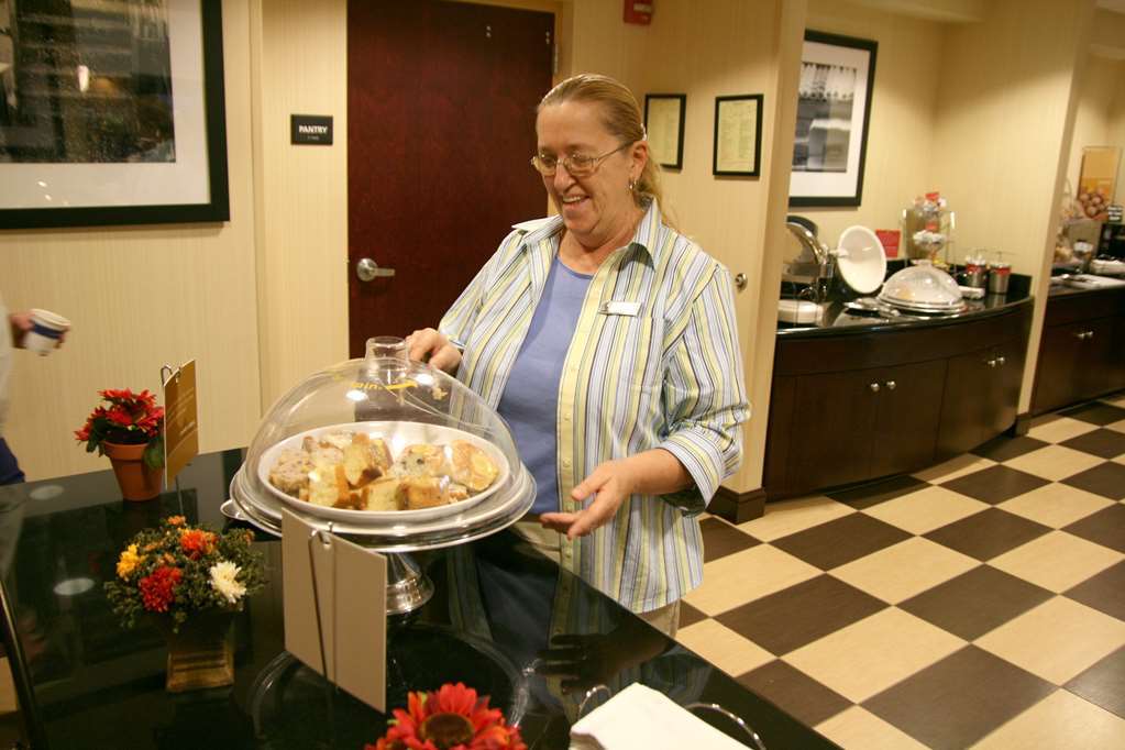 Hampton Inn & Suites-Knoxville/North I-75 Restaurant photo