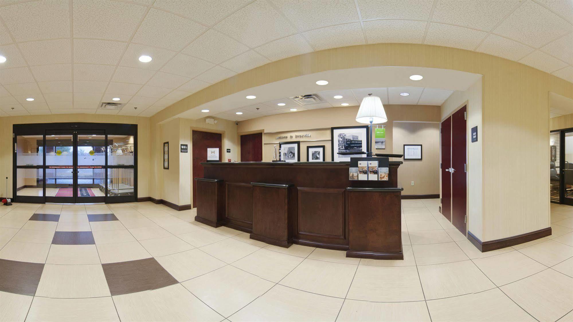 Hampton Inn & Suites-Knoxville/North I-75 Exterior photo